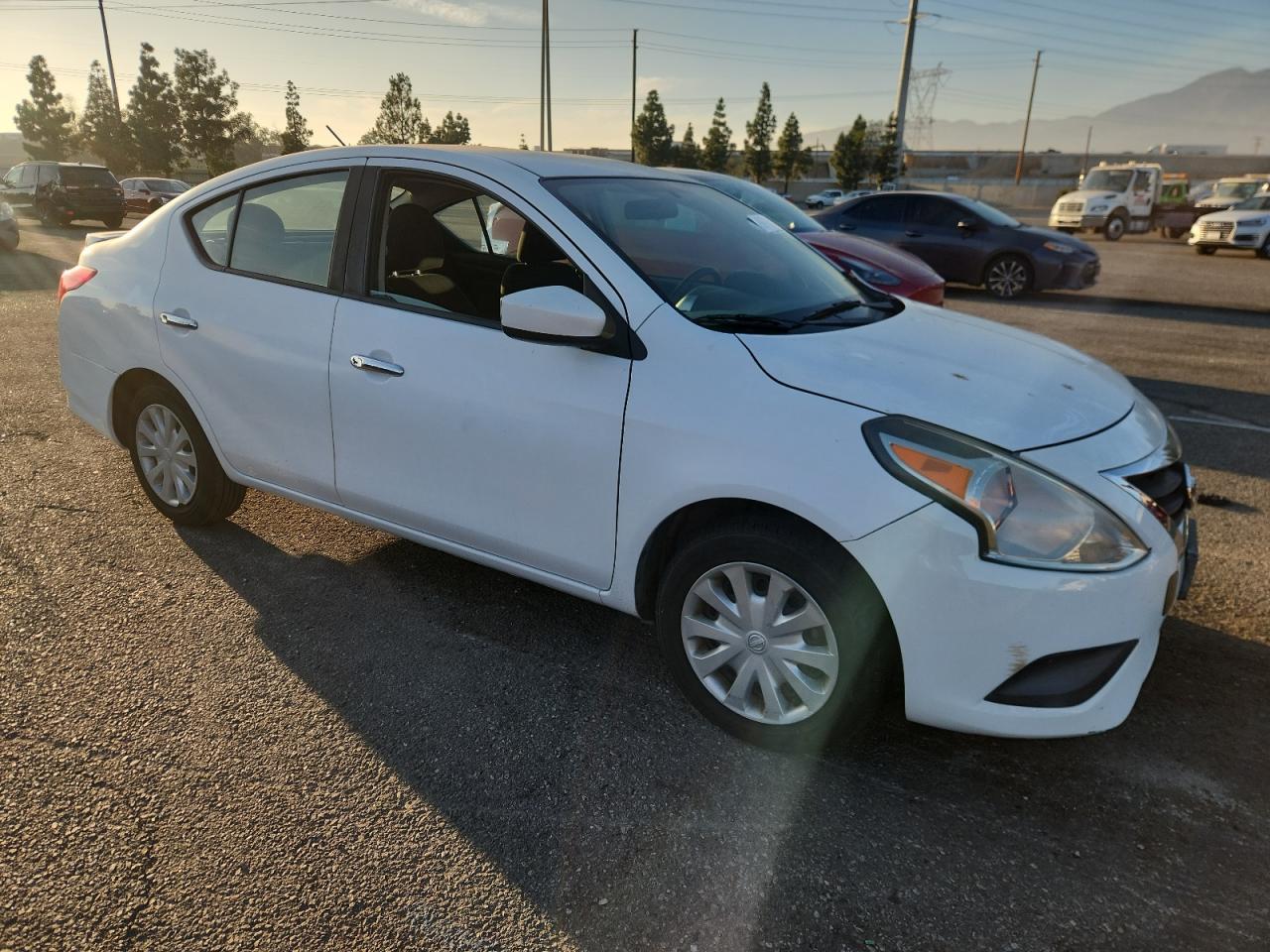2019 Nissan Versa S - Image 4