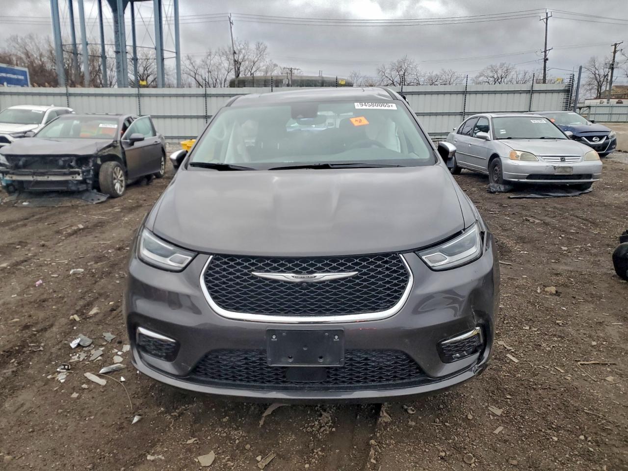 2023 Chrysler Pacifica Hybrid Limited - Image 5