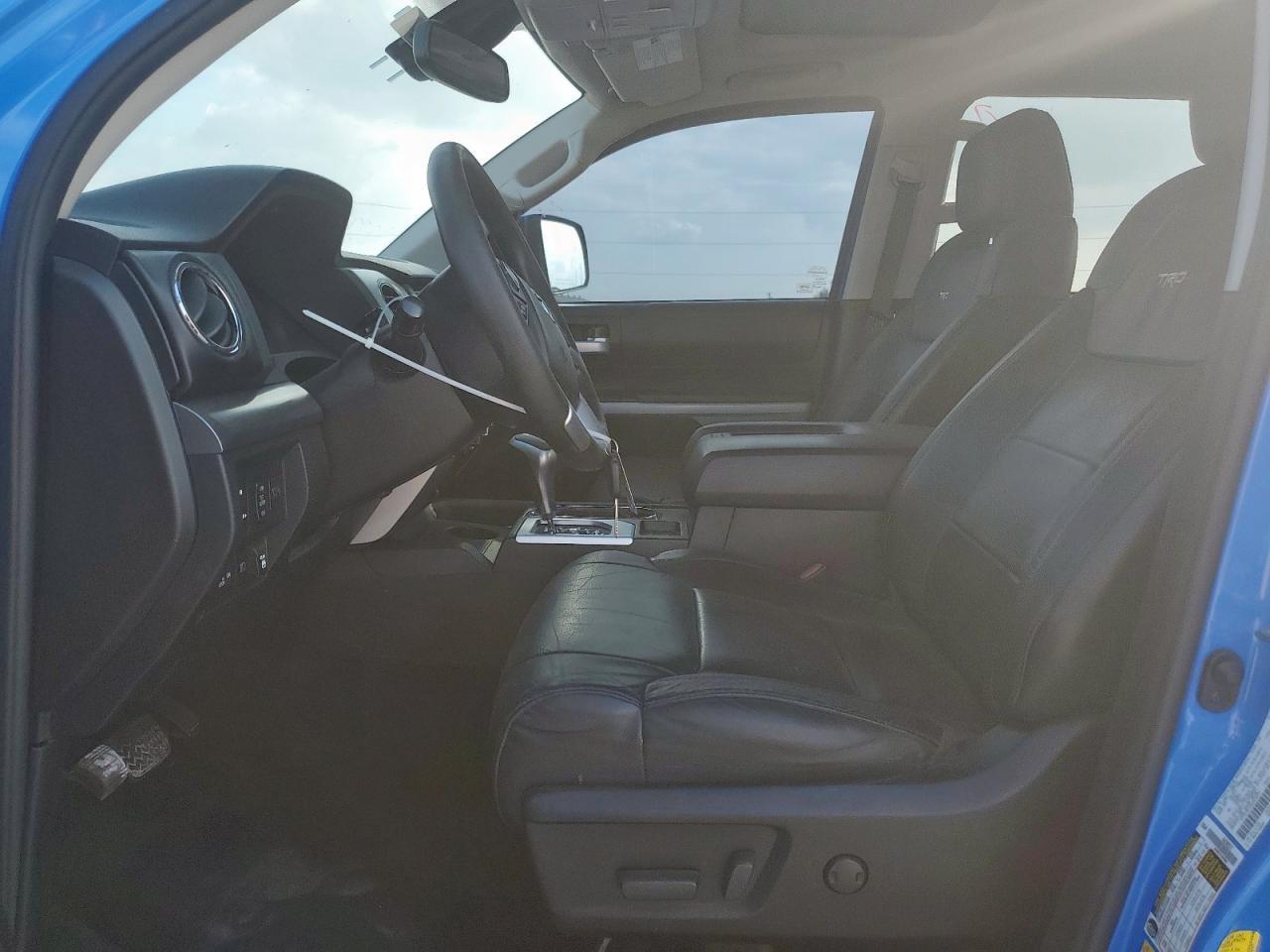 2019 Toyota Tundra Crewmax Sr5 - Image 7