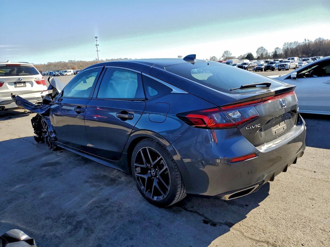 2022 Honda Civic Sport Touring - Фото 2