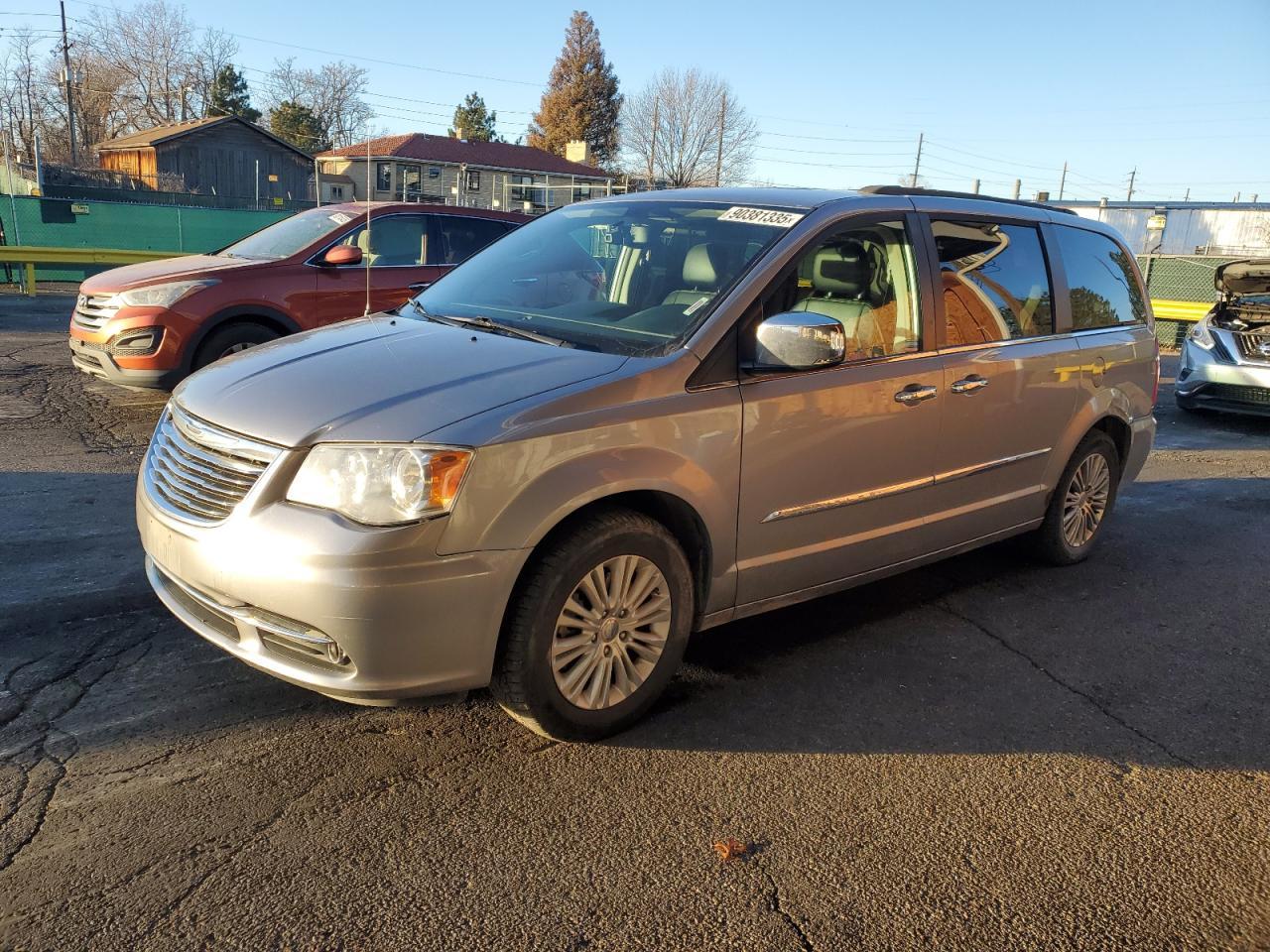 2013 Chrysler Town & Country Touring L