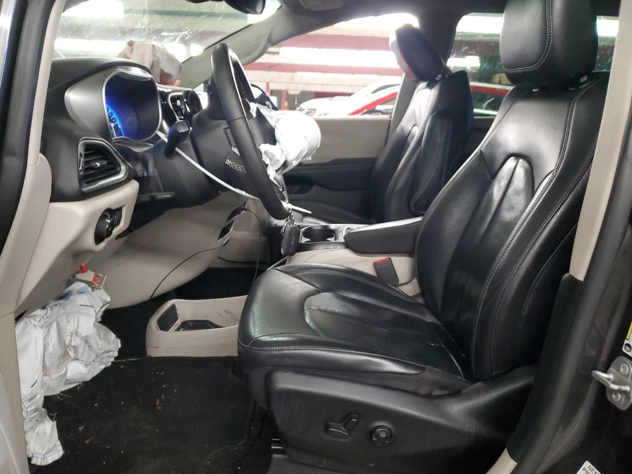 2022 Chrysler Pacifica Touring L - Фото 7