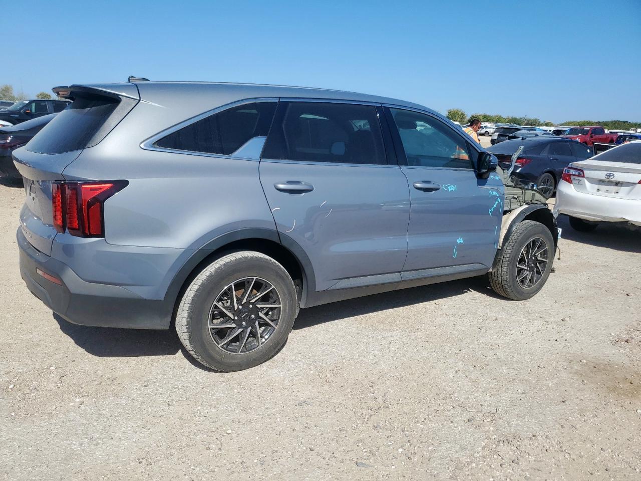 2022 Kia Sorento Lx - Фото 3