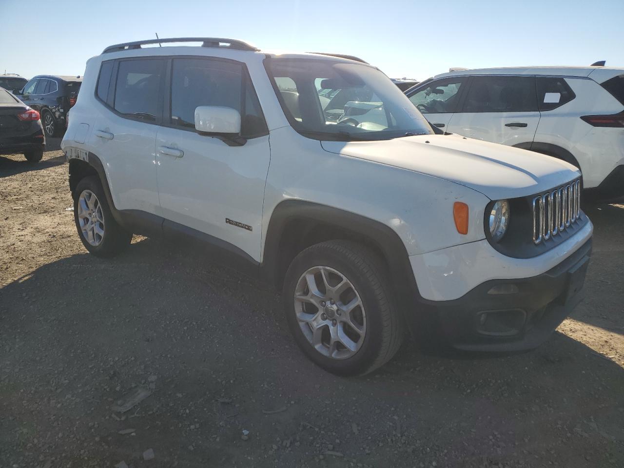 2017 Jeep Renegade Latitude - Image 4