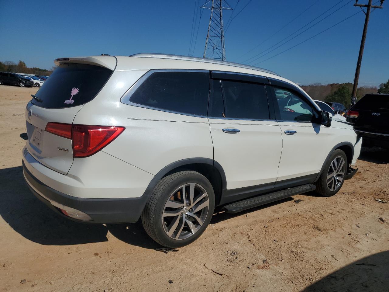 2017 Honda Pilot Touring - Image 3