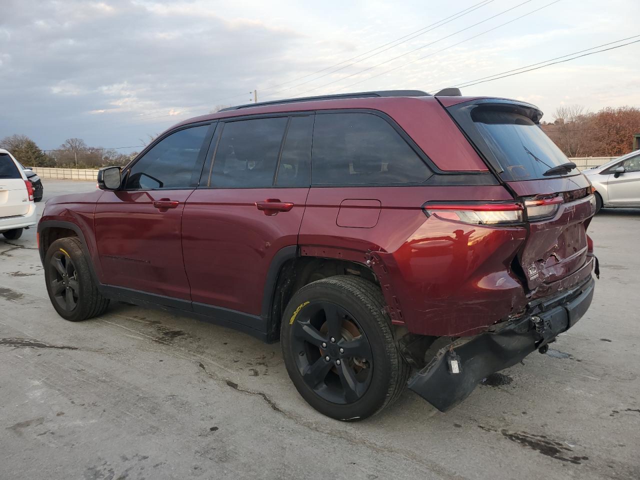 2023 Jeep Grand Cherokee Laredo - Image 2