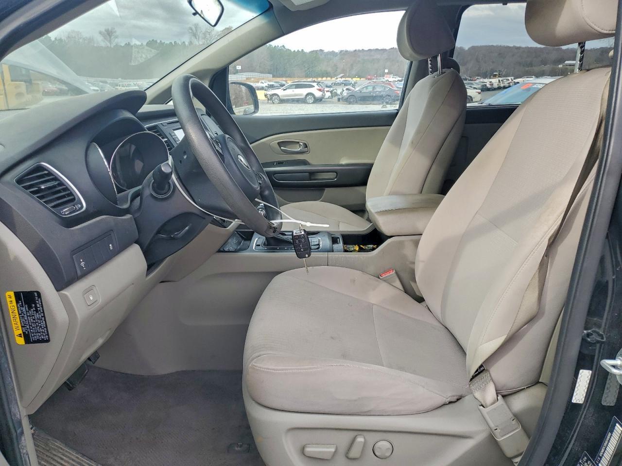 2016 Kia Sedona Lx - Image 7