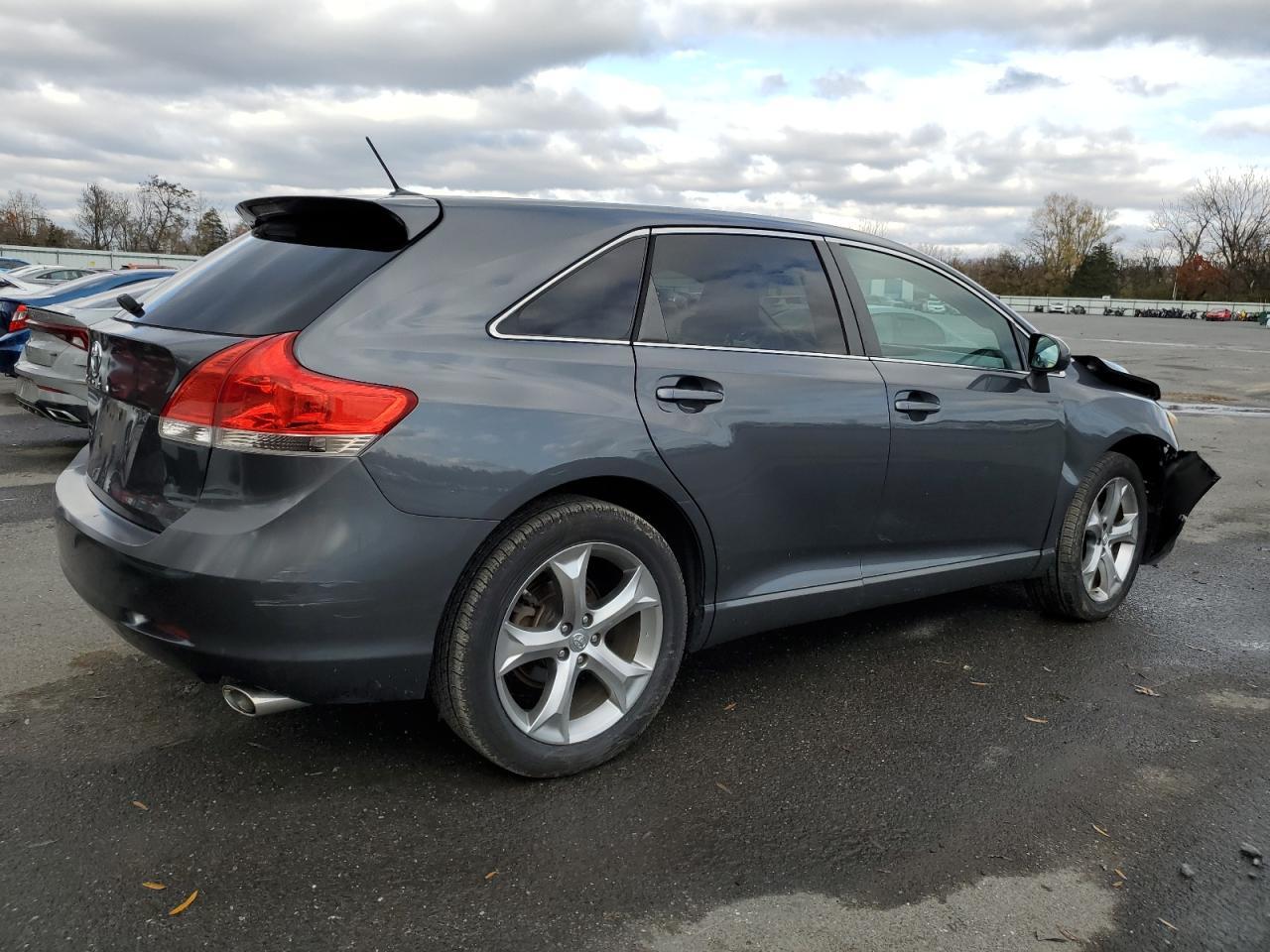 2010 Toyota Venza - Фото 3