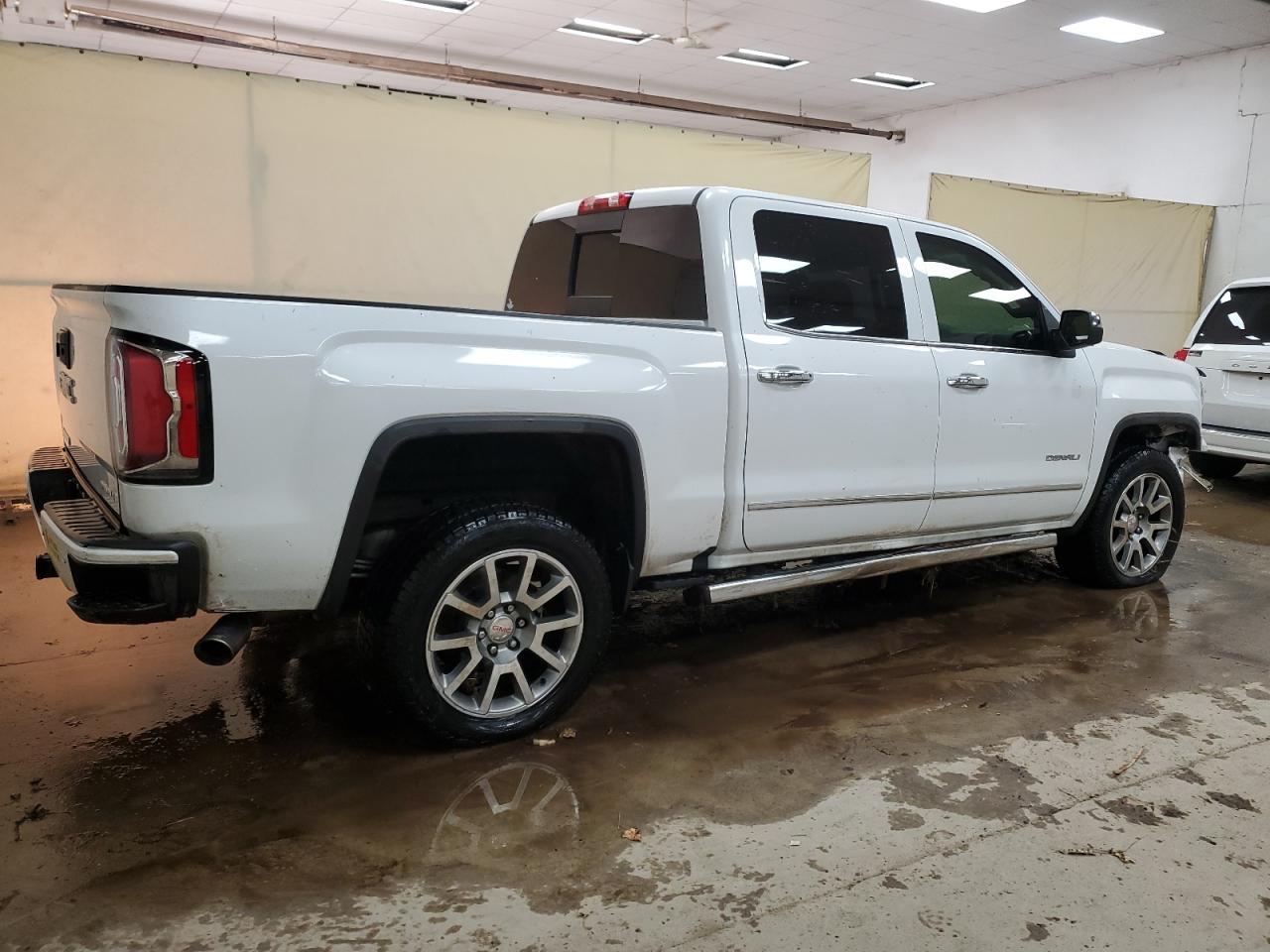 2017 GMC Sierra K1500 Denali - Image 3