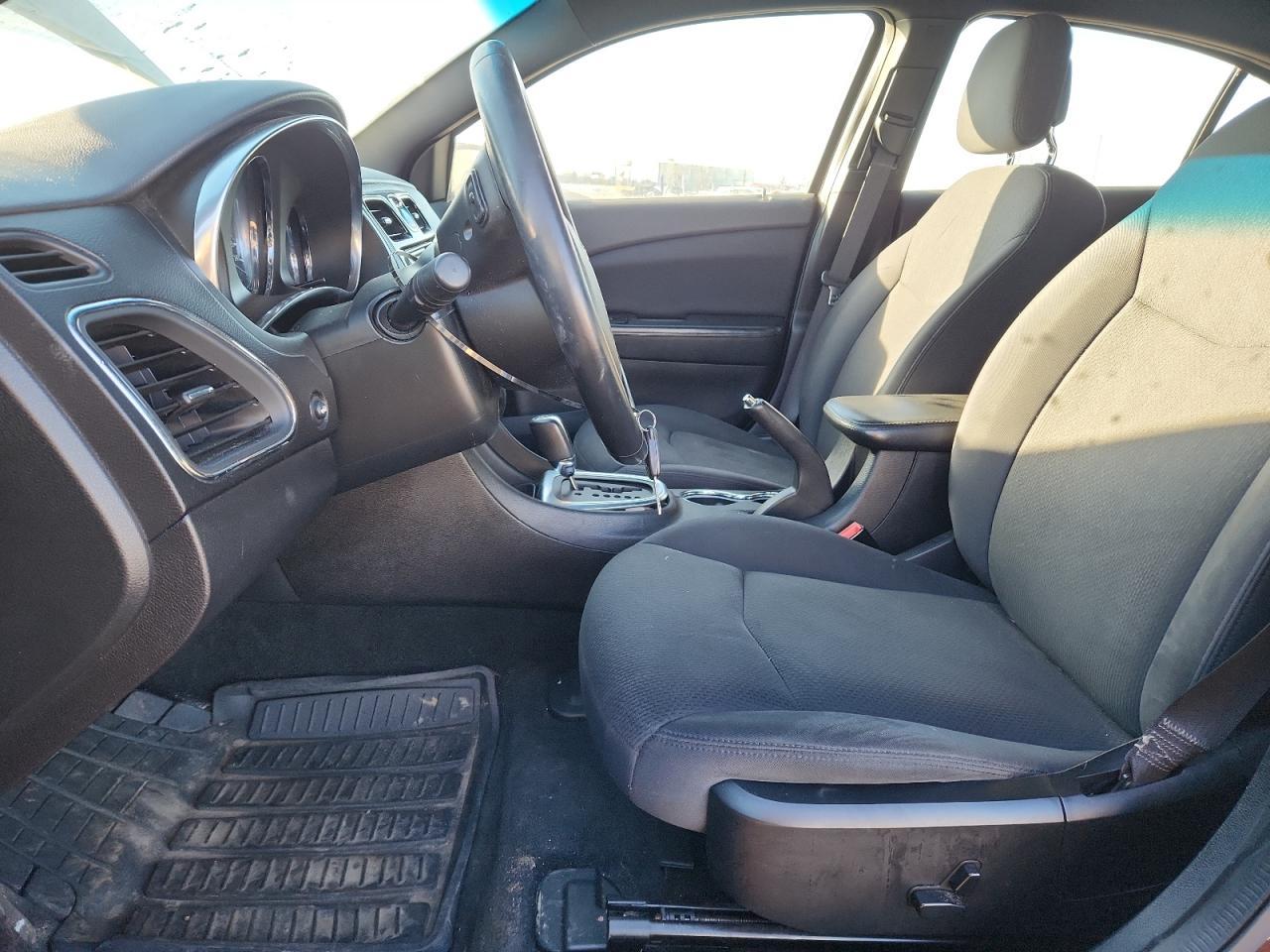 2013 Chrysler 200 Touring - Фото 7