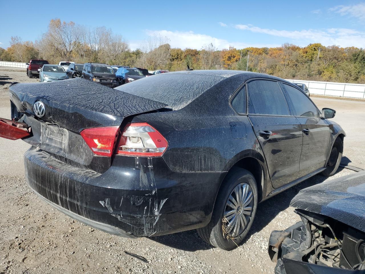 2014 Volkswagen Passat S - Фото 3