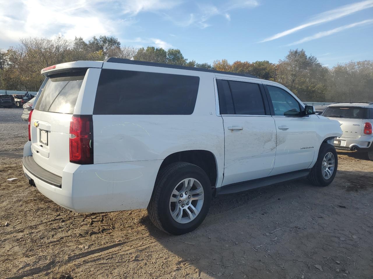 2017 Chevrolet Suburban C1500 Lt - Фото 3