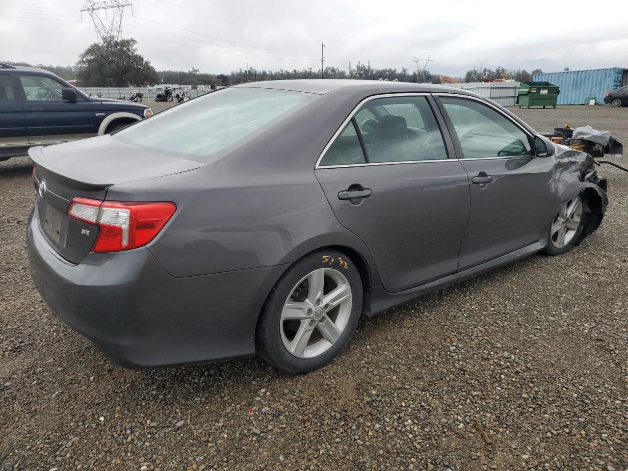2014 Toyota Camry - Фото 3
