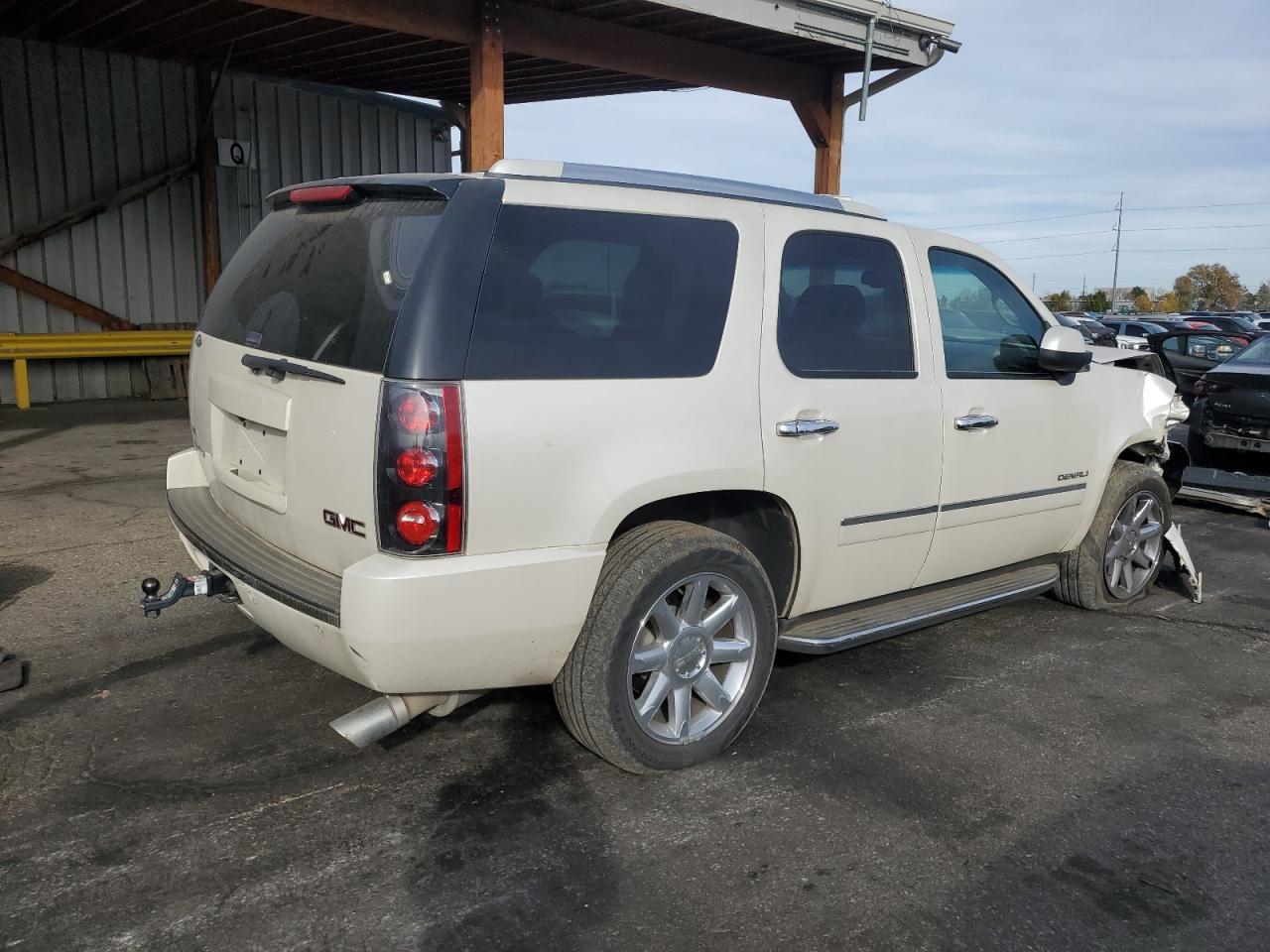 2010 GMC Yukon Denali - Фото 3