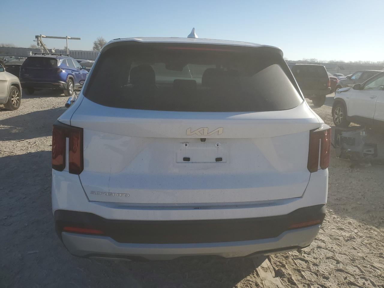 2025 Kia Sorento Lx - Image 6