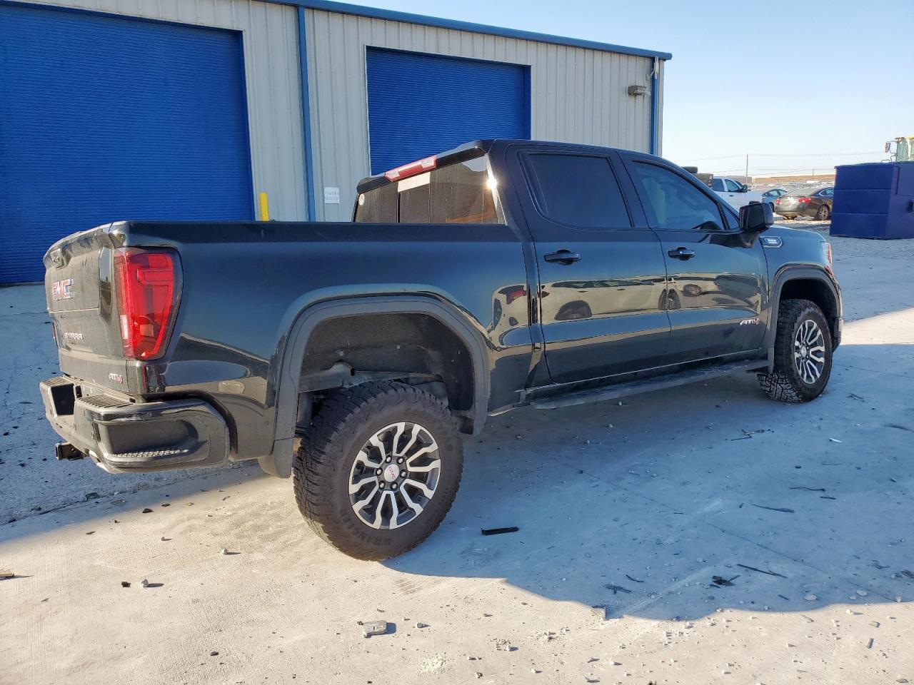 2023 GMC Sierra K1500 At4 - Фото 3