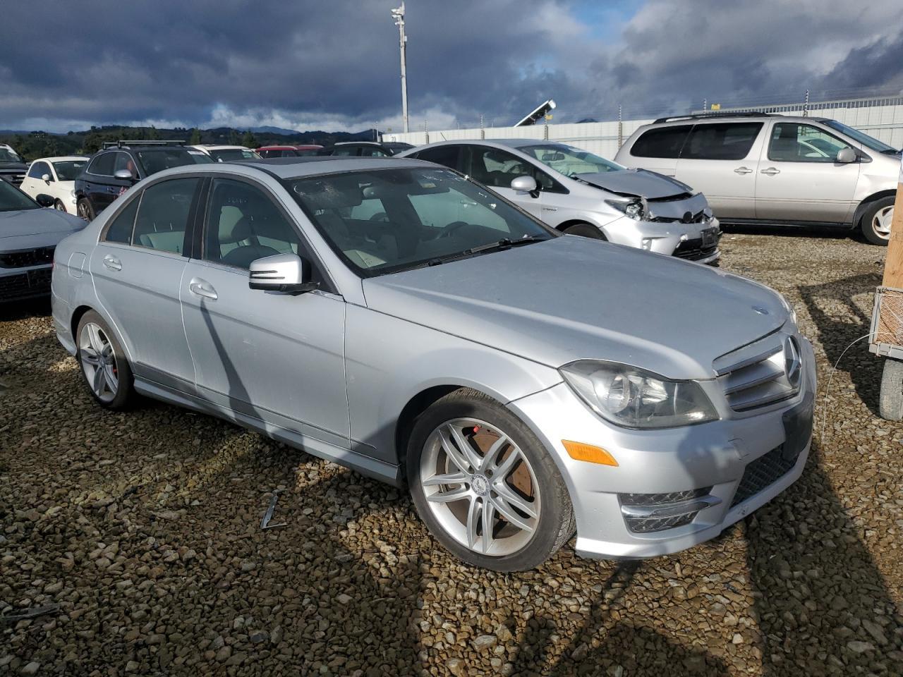 2013 Mercedes-Benz C 250 - Фото 3
