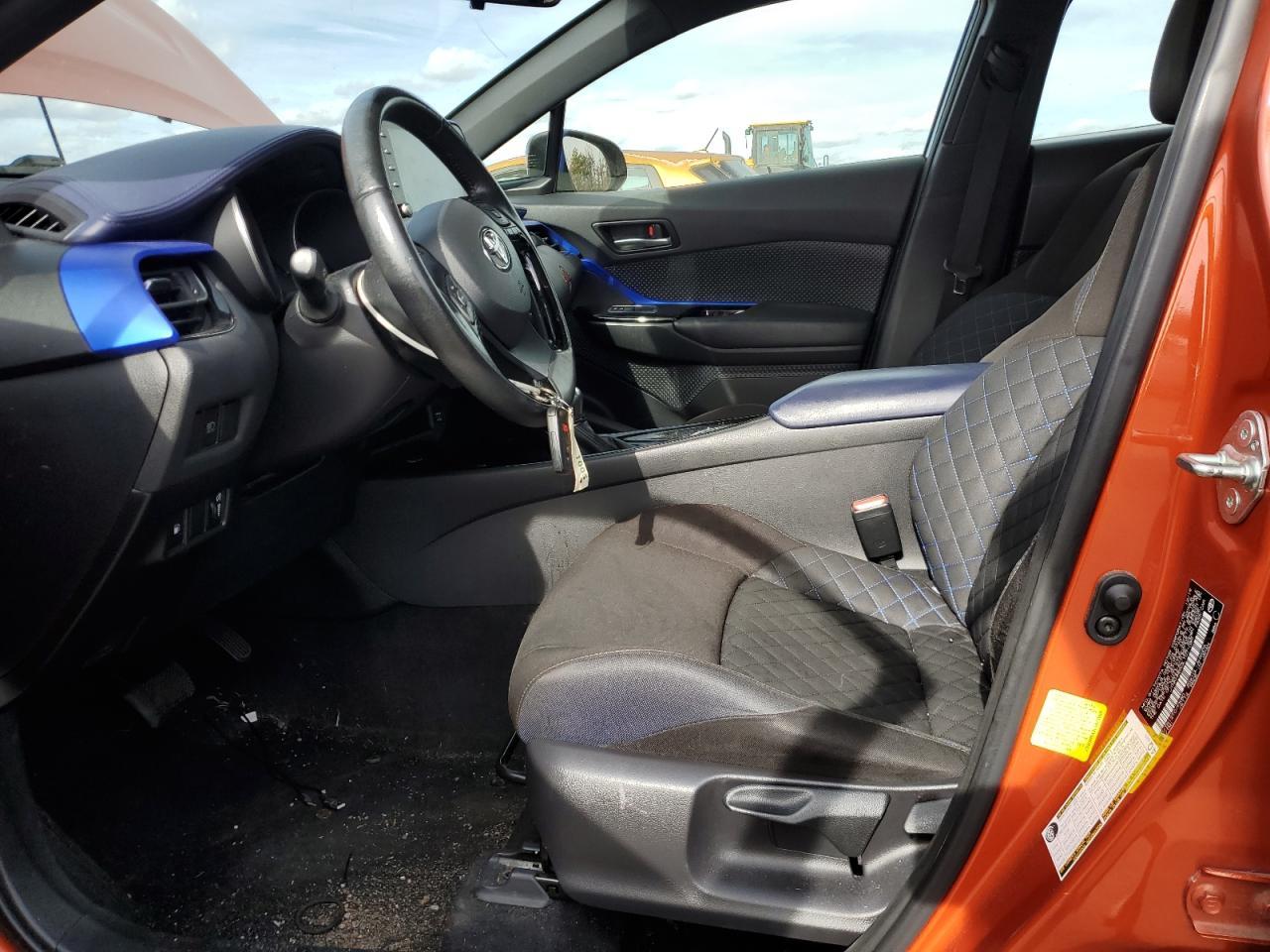 2020 Toyota C-Hr Xle - Image 7
