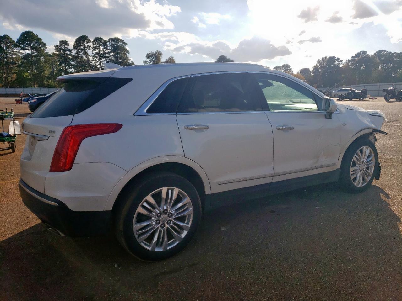 2017 Cadillac Xt5 Premium Luxury - Фото 3
