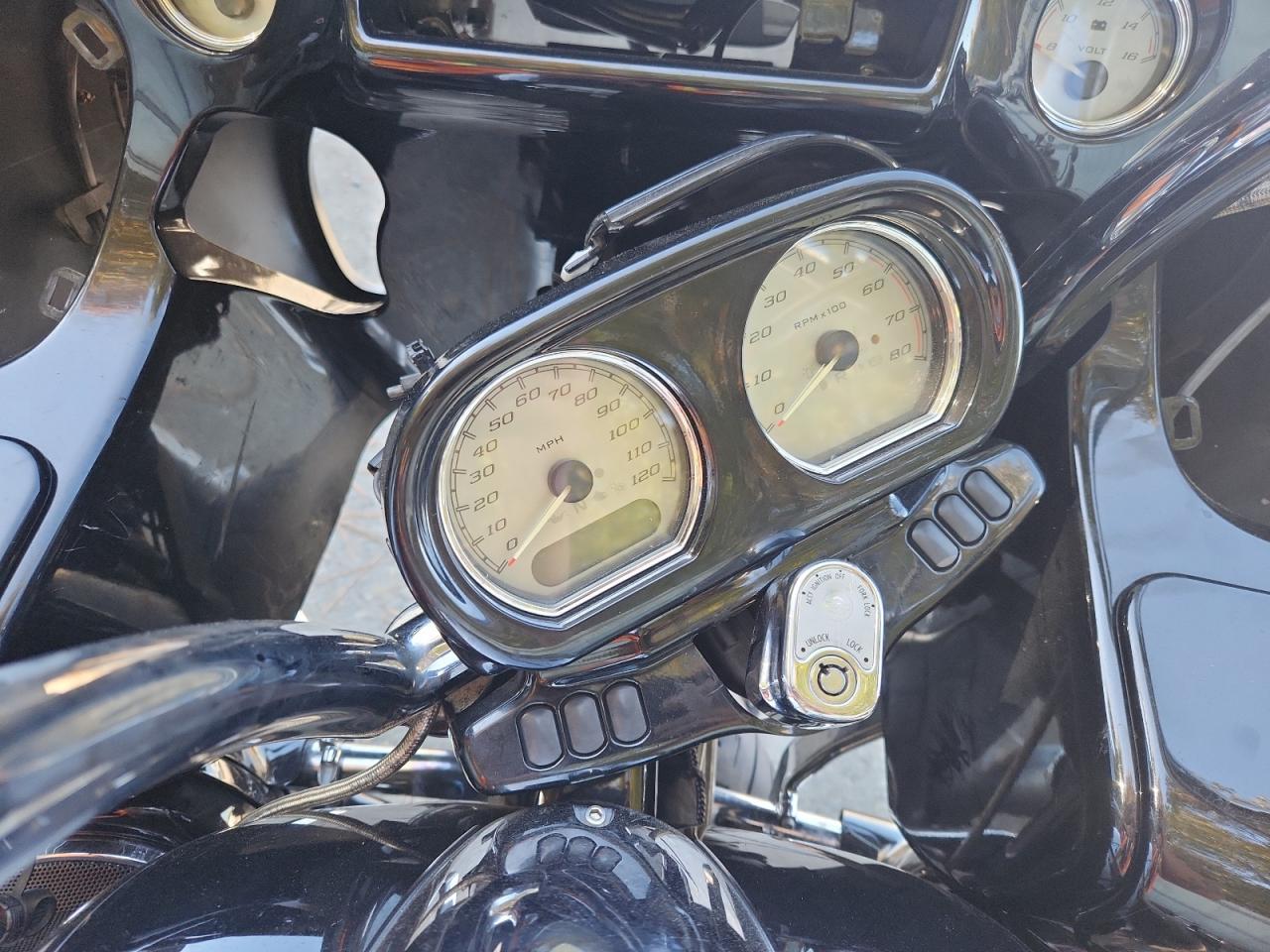 2016 Harley-Davidson Fltrxs Road Glide Special - Фото 7