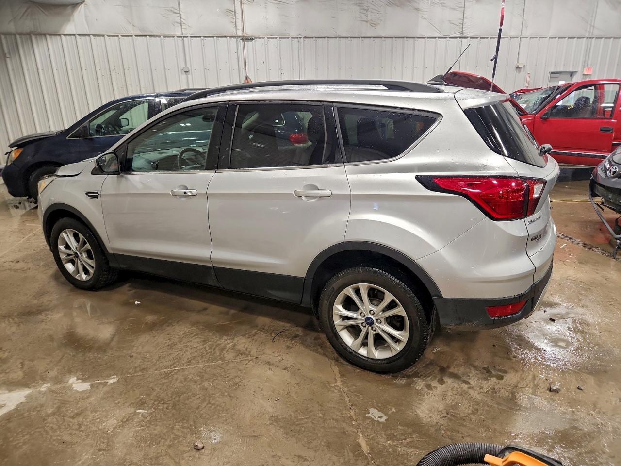 2019 Ford Escape Sel - Image 2