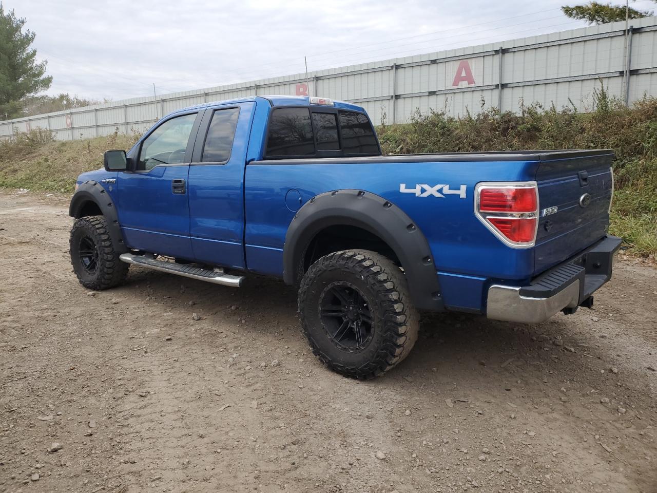 2010 Ford F150 Super Cab - Image 2