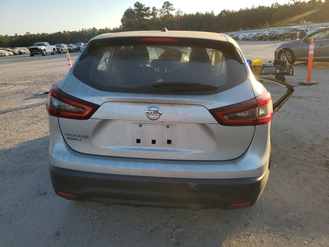 2021 Nissan Rogue Sport S - Фото 6