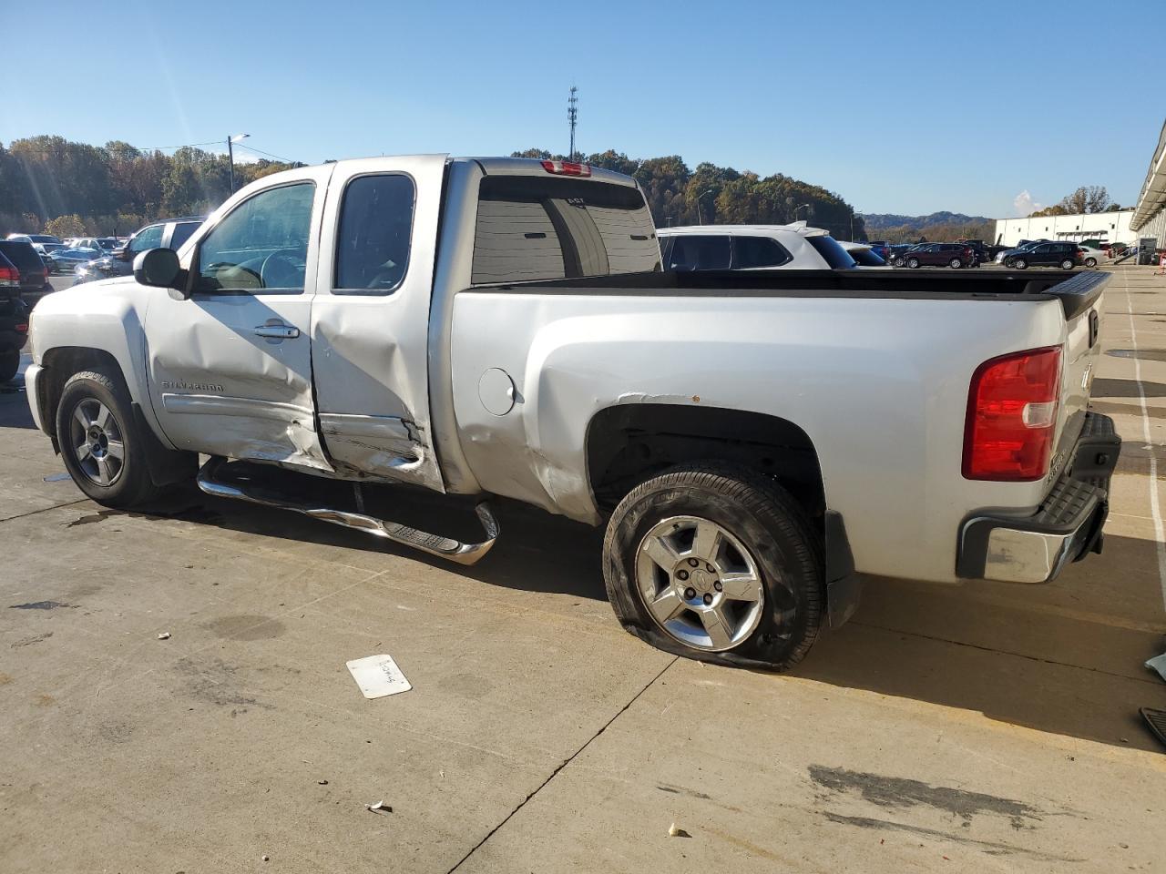 2011 Chevrolet Silverado C1500 Ltz - Image 2