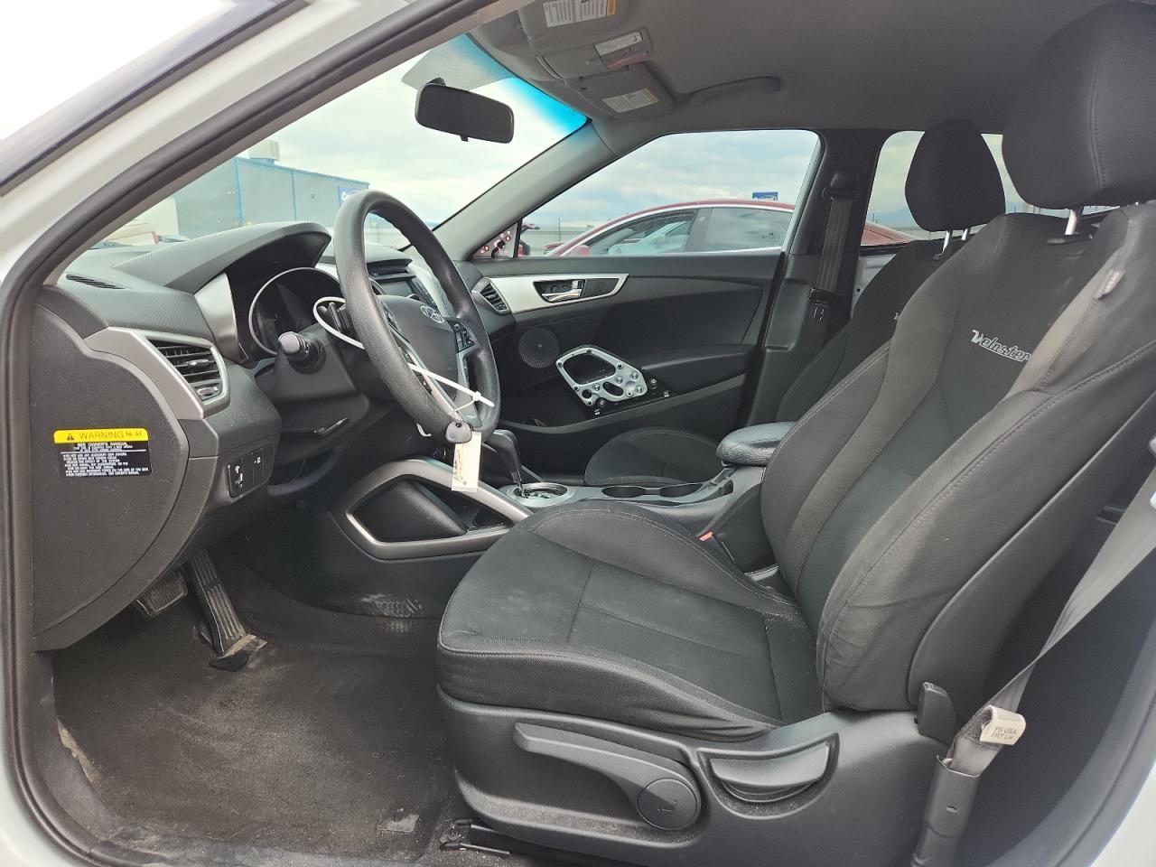 2016 Hyundai Veloster Base - Фото 7