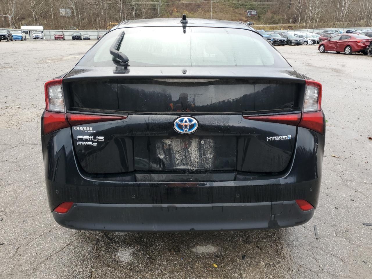 2020 Toyota Prius Le - Фото 6