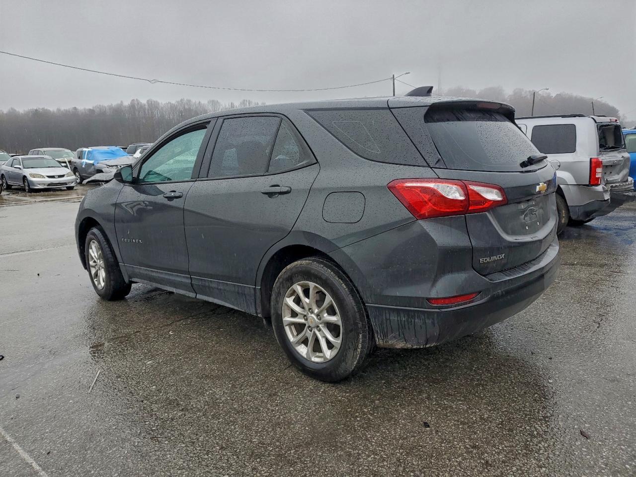 2020 Chevrolet Equinox Ls - Image 2