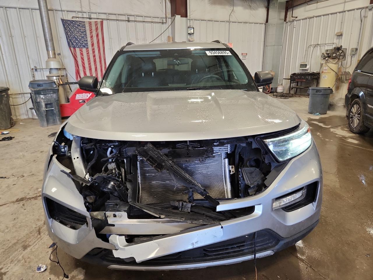 2023 Ford Explorer Xlt - Фото 5