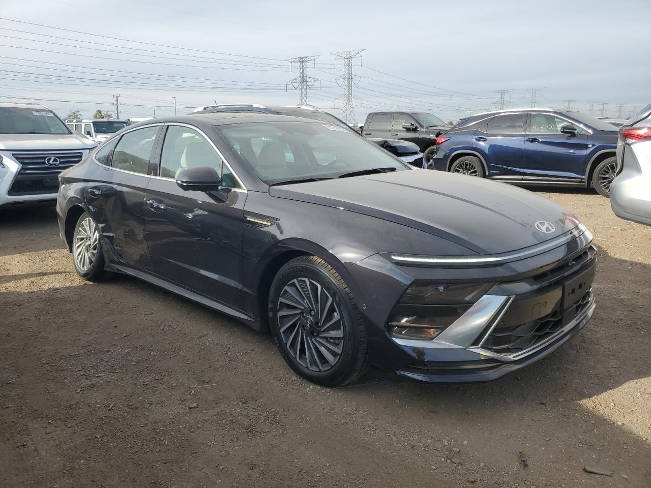 2025 Hyundai Sonata Hybrid - Image 4