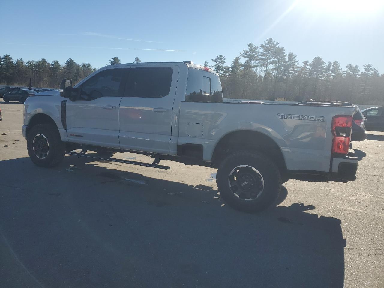 2025 Ford F250 Super Duty - Image 2