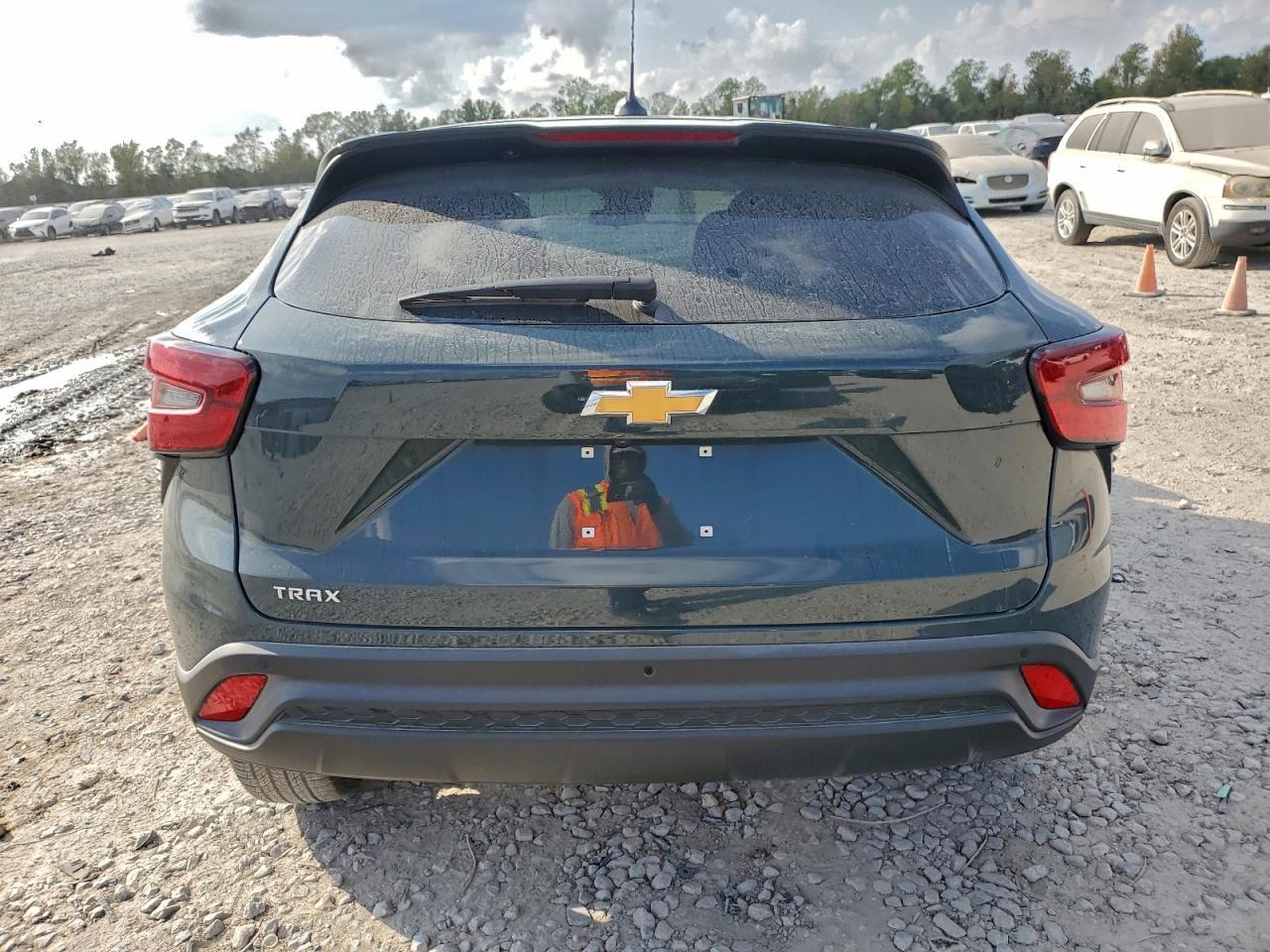 2025 Chevrolet Trax Ls - Фото 6