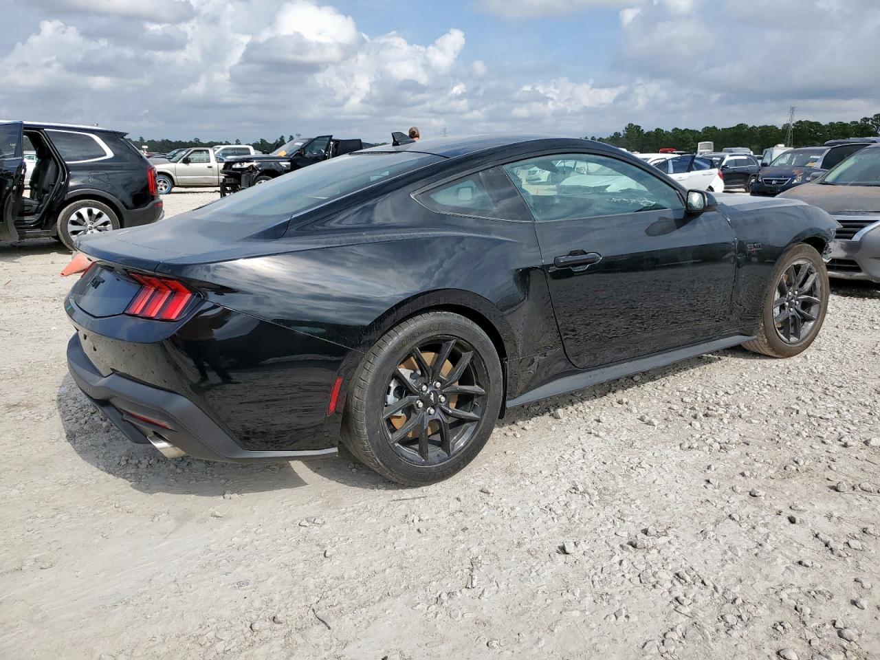 2025 Ford Mustang Gt - Фото 3