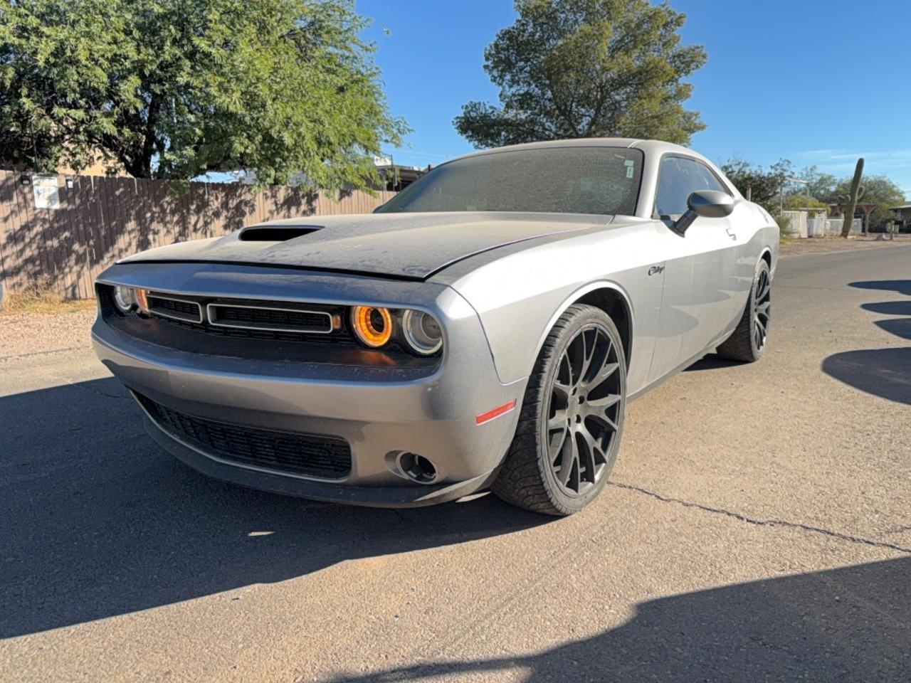 2015 Dodge Challenger Sxt - Image 2