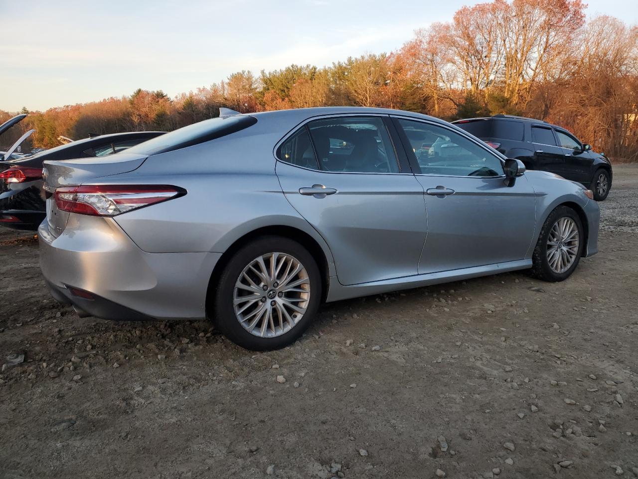 2019 Toyota Camry Xle - Image 3