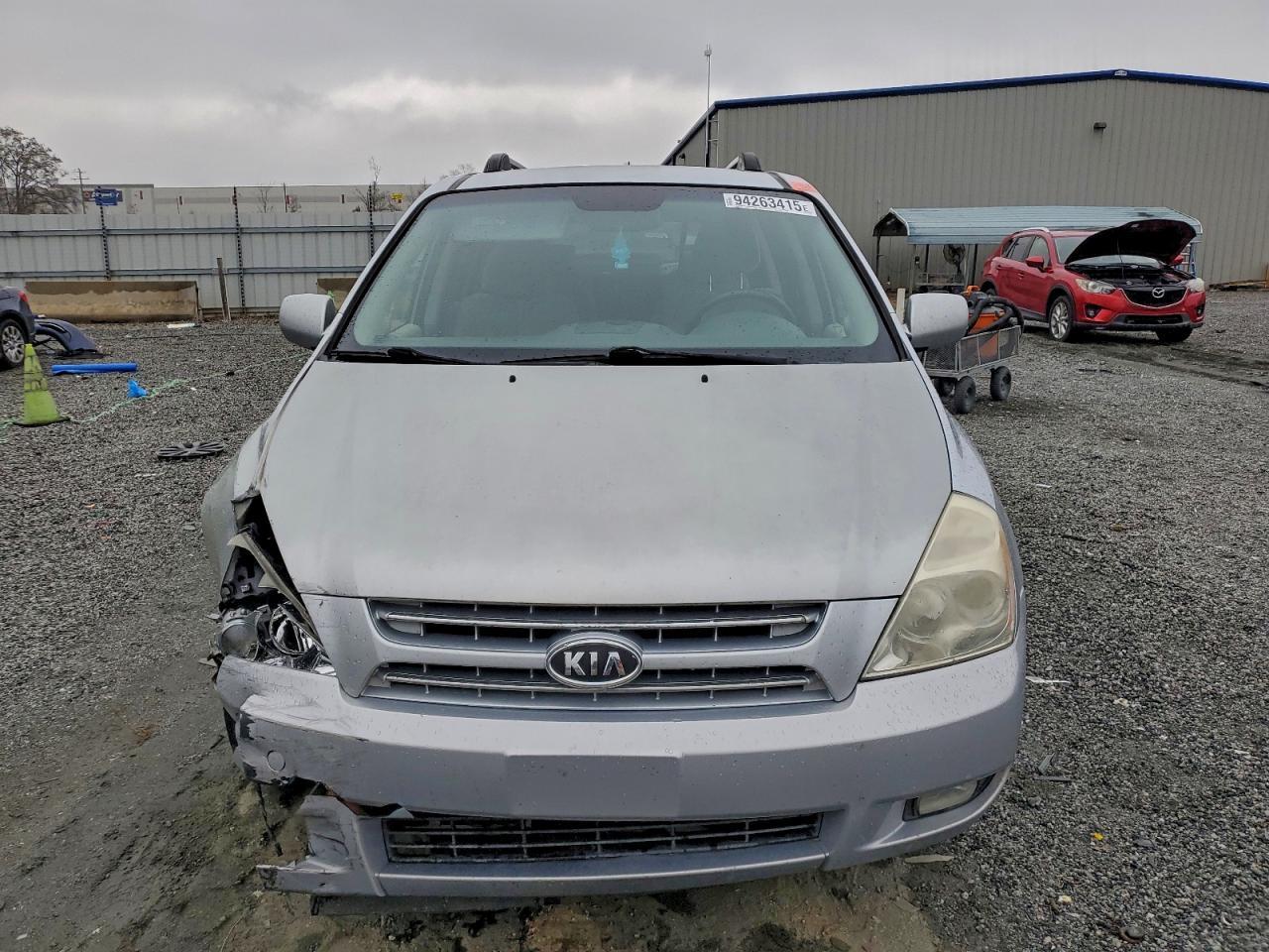 2009 Kia Sedona - Image 5