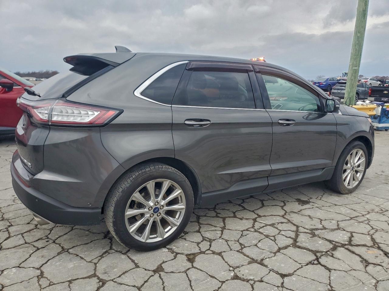 2017 Ford Edge Titanium - Image 3