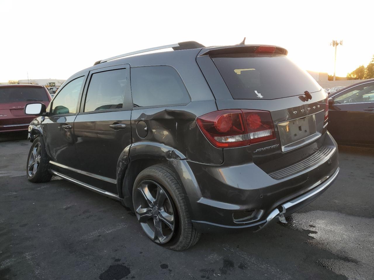 2016 Dodge Journey Crossroad - Image 2