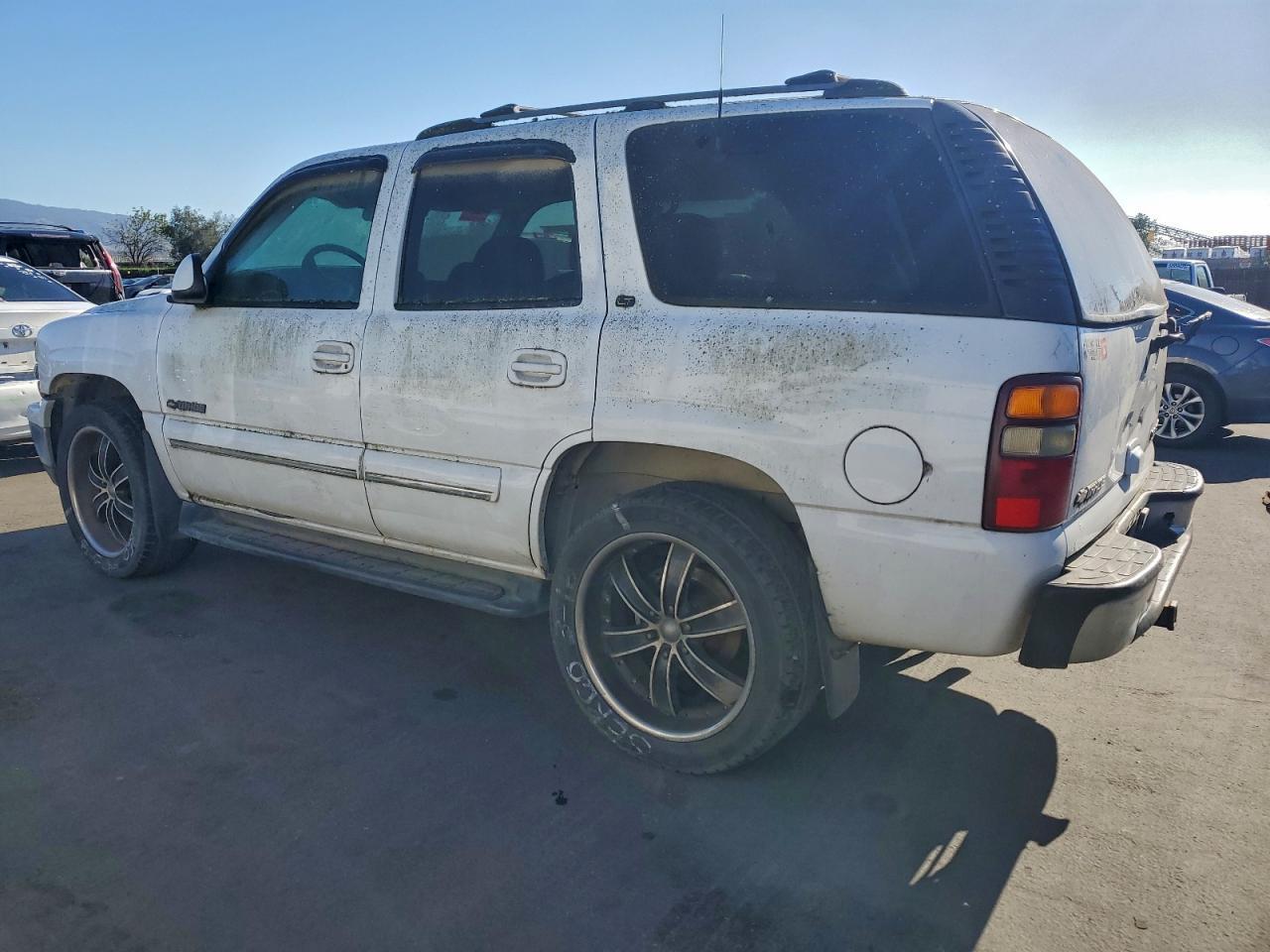 2001 Chevrolet Tahoe - Image 2