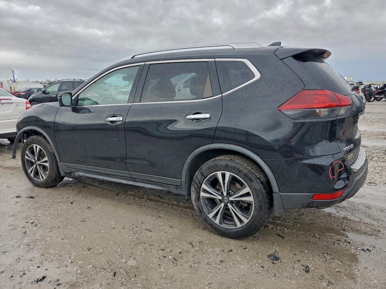 2019 Nissan Rogue S - Фото 2