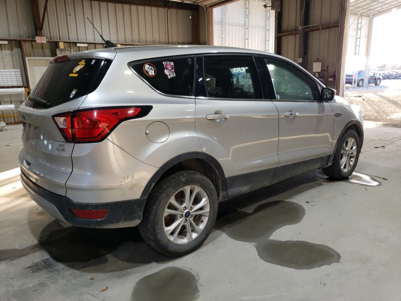 2019 Ford Escape Se - Фото 3