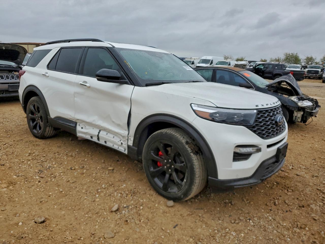 2023 Ford Explorer St - Image 4
