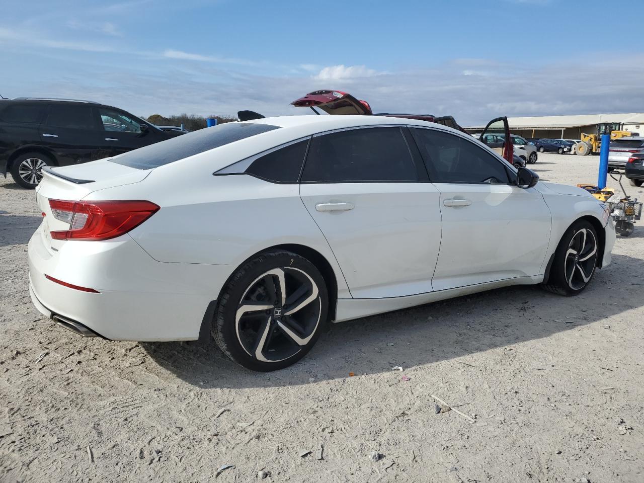 2022 Honda Accord Sport - Фото 3
