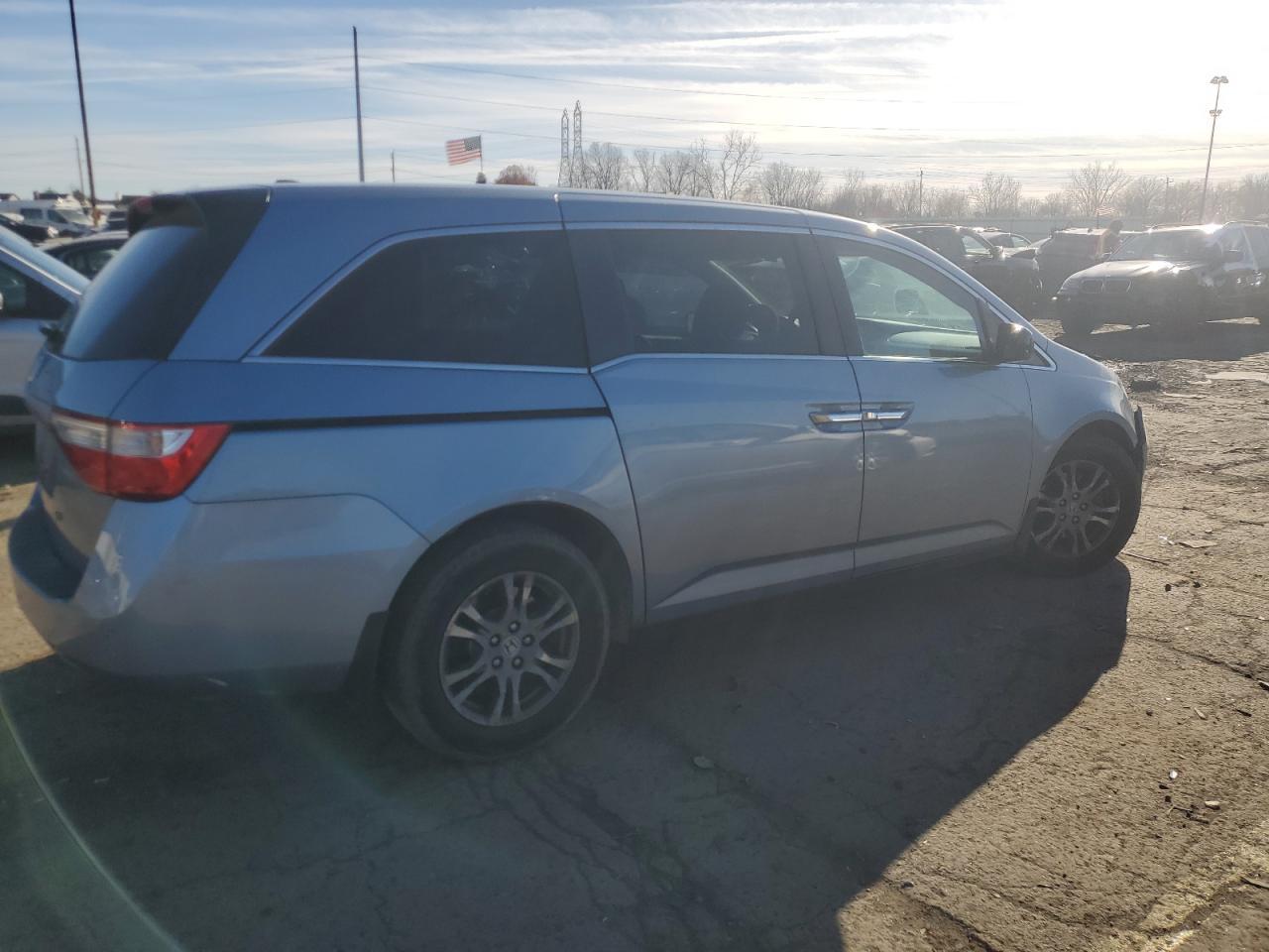 2013 Honda Odyssey Exl - Фото 3