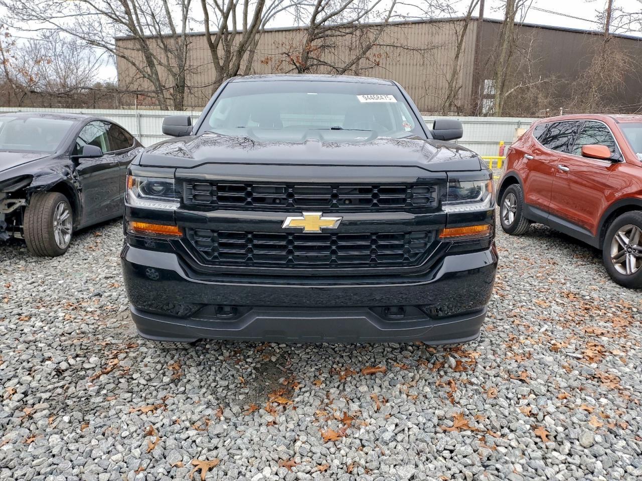 2016 Chevrolet Silverado K1500 Custom - Фото 5