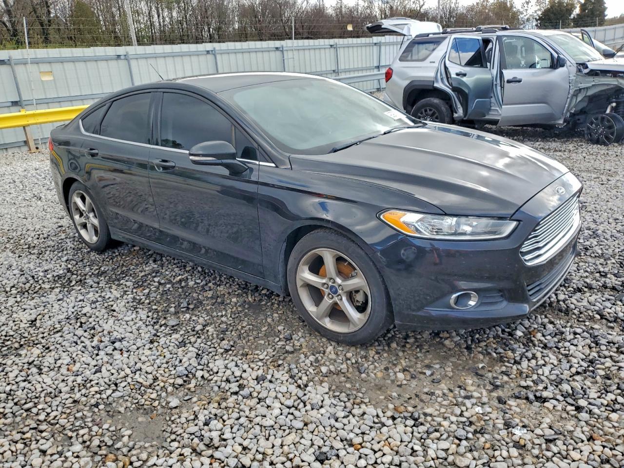 2015 Ford Fusion Se - Фото 4