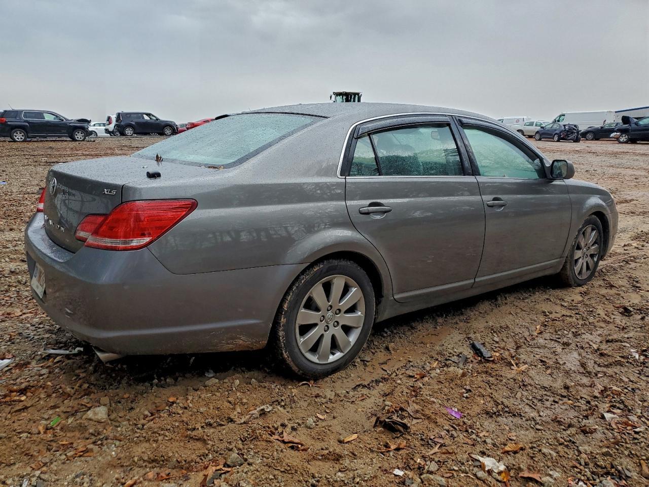 2005 Toyota Avalon Xl - Image 3